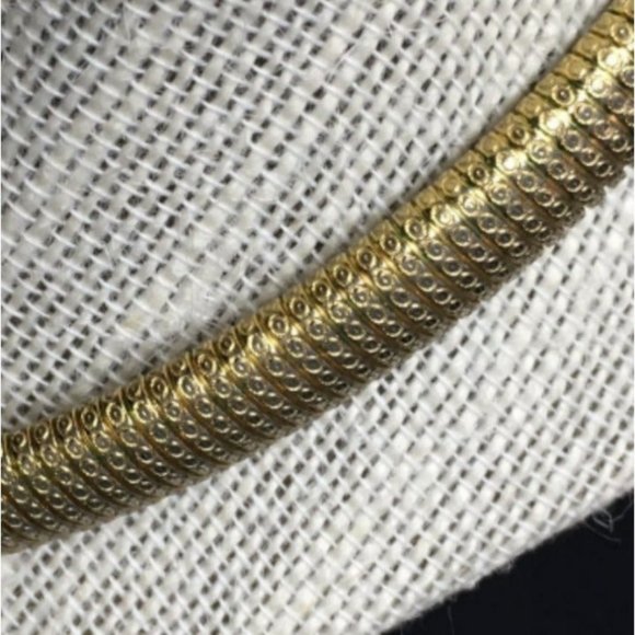 Short Coil Necklace Gold Flat Back Rounded Dots Retro BoHo Vintage Mod Soft Girl - Picture 2 of 5